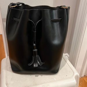 Black leather shoulder bucket bag